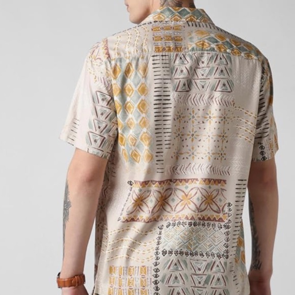 Pull & Bear Men's Boho Button Down - Picture 3 of 6